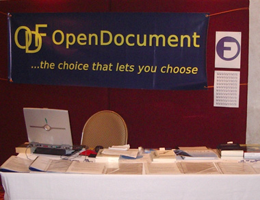 «OpenDocument — выбор, который позволяет Вам выбирать», — гласит надпись на плакате