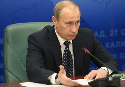 Паспорт, ГИБДД, налоги через Интернет: Путин утвердил сроки 74 госуслуг